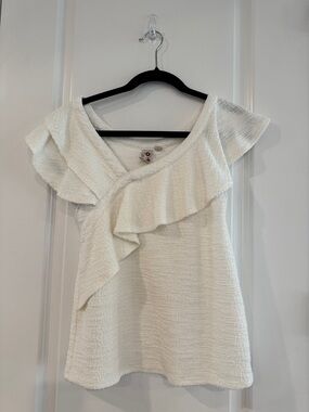 dolan Ivory Ruffle Short Sleeve Top